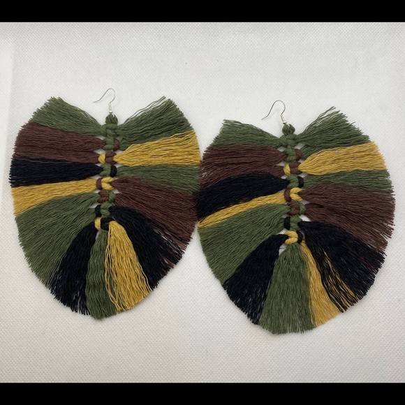 Camo Earrings - Picture 2 of 3